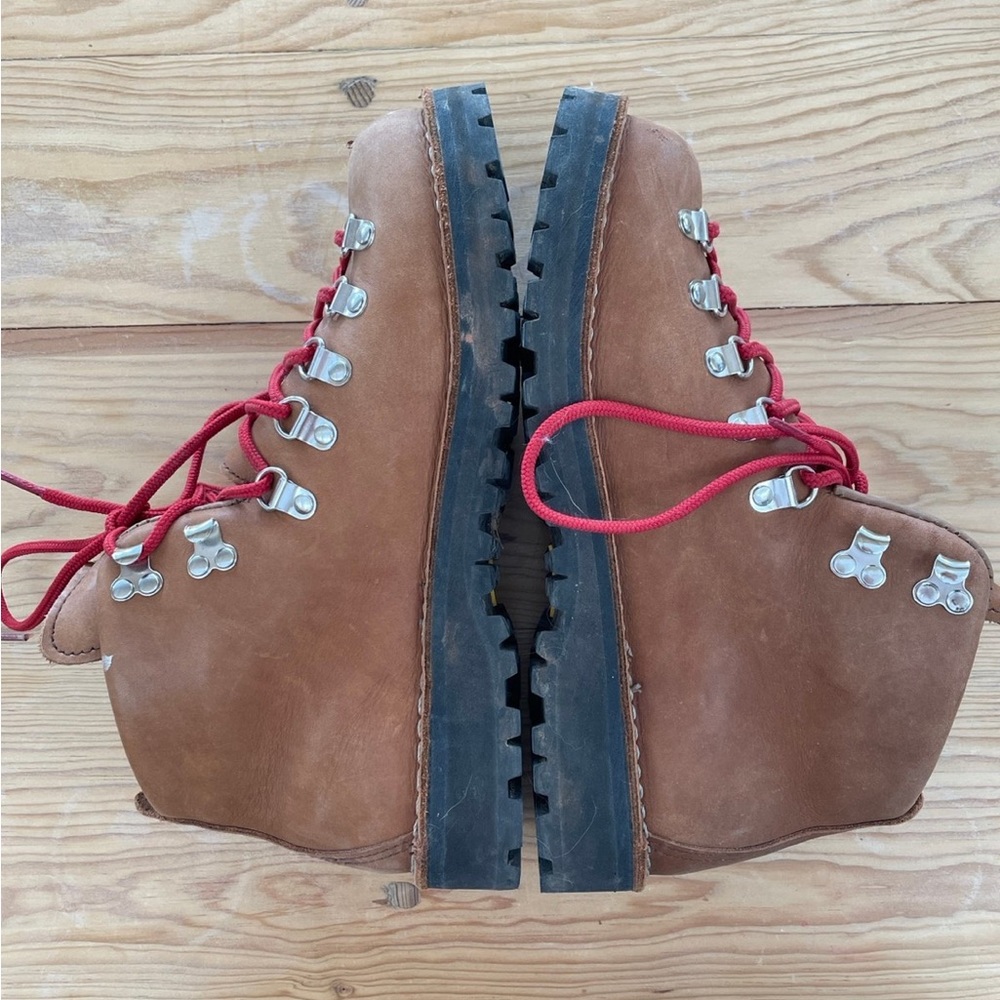 Women’s Danner Mt Light Cascade